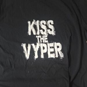 Black 'Kiss the Vyper' Graphic T-Shirt
